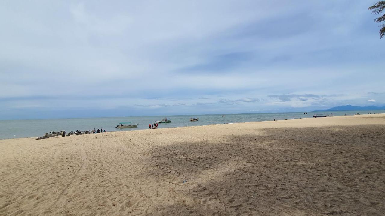 By The Sea Beach Luxury Resort - Бату Феринги Екстериор снимка
