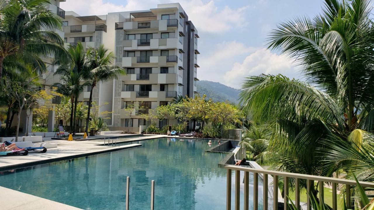 By The Sea Beach Luxury Resort - Бату Феринги Екстериор снимка